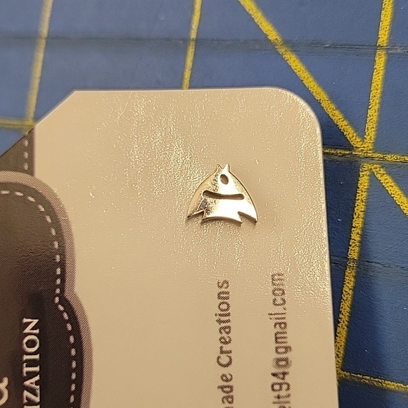 Fish Silver Tone Earrings Beach Sea - Picture 2 of 2